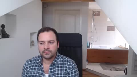 gintonik89 online show from February 25, 2025, 7:31 am