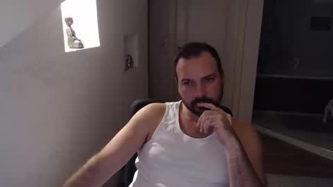 gintonik89 online show from November 5, 2025, 7:14 pm