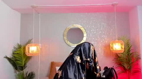 Gio Carangi online show from April 19, 2026, 2:33 am