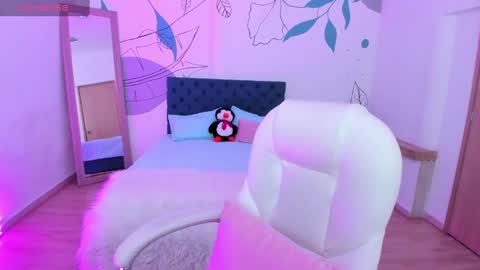 Gio online show from December 18, 2024, 2:06 pm