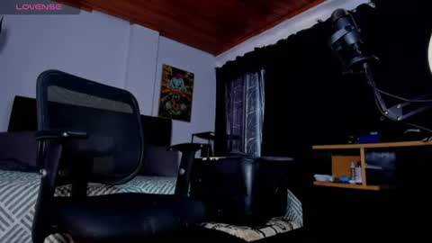GIOMAR REYES online show from July 23, 2026, 8:29 pm