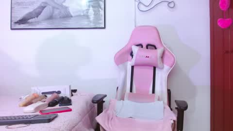 giorgina_montiere online show from January 5, 2026, 10:24 pm