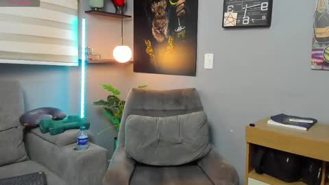 Giorgio leone online show from April 18, 2026, 2:37 am