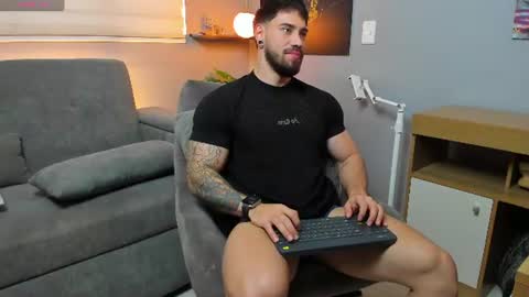 Snapshot of giorgio_leone2 chatting on July 2, 2026, 10:38 pm Giorgio leone online show from July 2, 2026, 10:38 pm