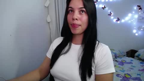 GIO RIVERA online show from December 23, 2025, 4:54 am