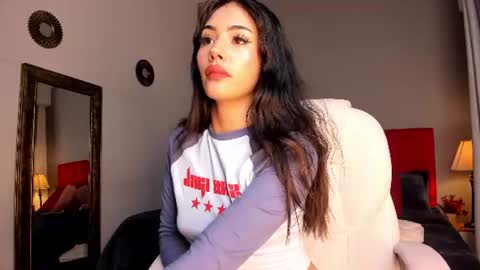 Snapshot of giovanna_oliveira chatting on June 21, 2026, 5:32 am Giovanna online show from June 21, 2026, 5:32 am