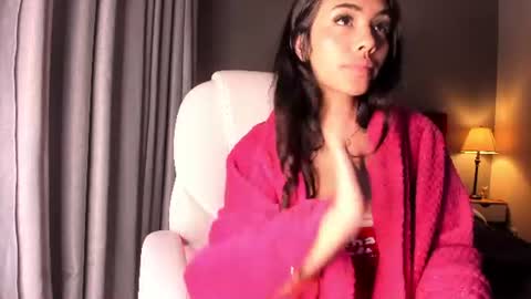 Snapshot of giovanna_oliveira chatting on June 29, 2026, 10:15 am Giovanna online show from June 29, 2026, 10:15 am