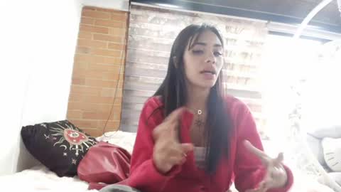 giovanna_oliveria online show from July 8, 2026, 9:30 pm