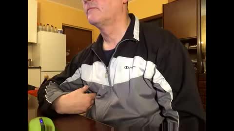 Snapshot of giovanni_1964 chatting on December 31, 2024, 7:51 pm giovanni_1964 online show from December 31, 2024, 7:51 pm