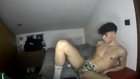 giovyyx online show from March 12, 2026, 3:29 pm