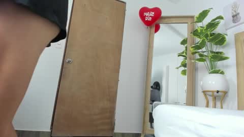 G I S E P L A online show from February 19, 2025, 12:33 pm