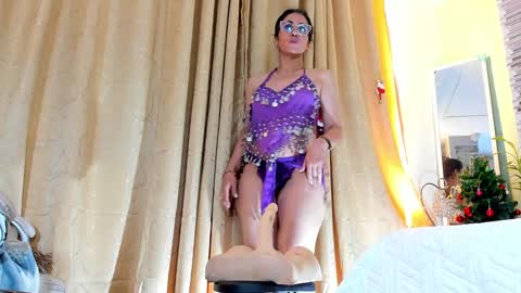 Girasol Walton online show from December 26, 2024, 5:08 pm