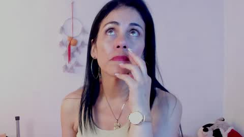 Girasol Walton online show from January 7, 2025, 4:59 pm