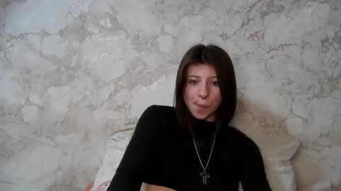 girl_cute007 online show from April 8, 2026, 9:37 pm