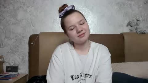 girl_cute07 online show from May 16, 2026, 7:34 pm