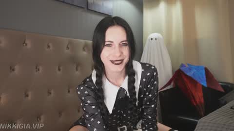 Nikki online show from October 31, 2025, 1:56 pm