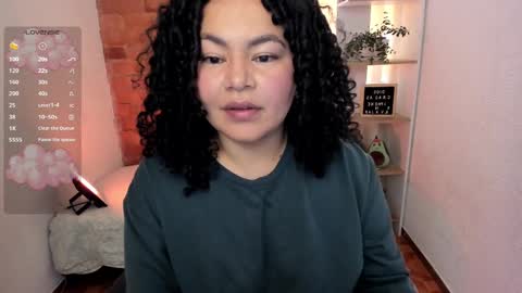 girl_inline online show from February 15, 2025, 8:43 pm