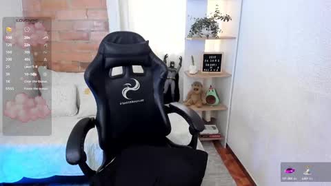 girl_inline online show from February 16, 2025, 6:10 pm