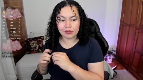 girl_inline online show from February 23, 2025, 11:58 pm