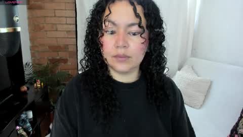 girl_inline online show from April 4, 2026, 3:31 pm