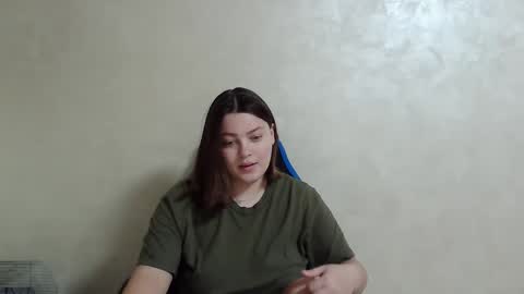 Snapshot of girl_leya chatting on December 1, 2024, 11:25 pm girl_leya online show from December 1, 2024, 11:25 pm