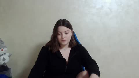 Snapshot of girl_leya chatting on December 12, 2024, 7:26 pm girl_leya online show from December 12, 2024, 7:26 pm