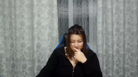 Snapshot of girl_leya chatting on January 28, 2025, 9:29 pm girl_leya online show from January 28, 2025, 9:29 pm