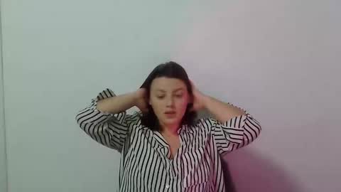 Snapshot of girl_leya chatting on October 12, 2025, 7:02 pm girl_leya online show from October 12, 2025, 7:02 pm