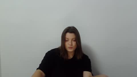 Snapshot of girl_leya chatting on October 31, 2025, 8:32 pm girl_leya online show from October 31, 2025, 8:32 pm
