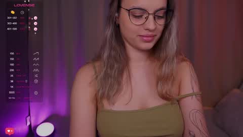 Kate online show from February 26, 2025, 7:49 pm