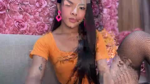 queen ronna online show from September 14, 2025, 2:33 am