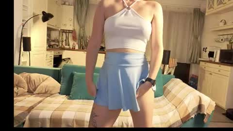 Girlfriend online show from December 21, 2025, 3:52 pm