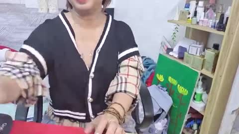 girlhanoi online show from October 2, 2025, 7:21 pm