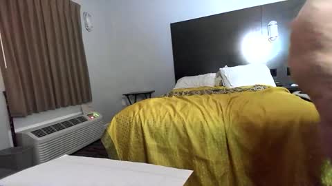 Snapshot of girthmason chatting on December 7, 2024, 5:59 am Girth online show from December 7, 2024, 5:59 am