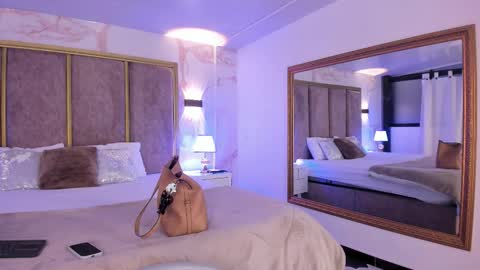 Snapshot of giselamaru chatting on October 25, 2025, 10:45 am online show from October 25, 2025, 10:45 am