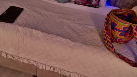 Snapshot of giselamaru chatting on October 26, 2025, 10:10 am online show from October 26, 2025, 10:10 am