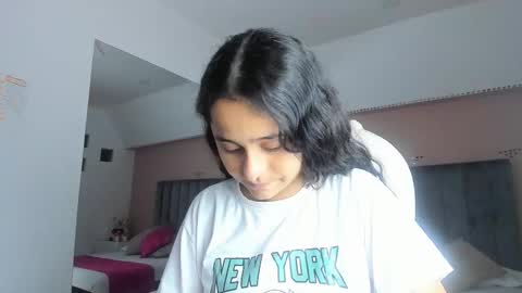 GISELLE ROLDAN online show from September 26, 2025, 4:05 am