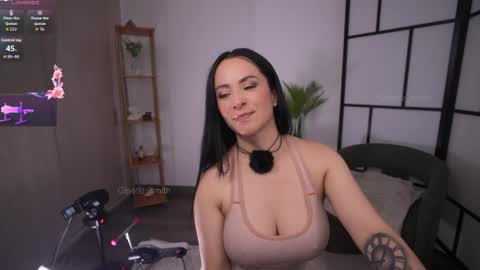 Giselle online show from April 3, 2026, 5:55 pm