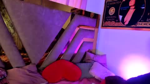 . Gisel Reyes . online show from December 14, 2024, 6:41 pm