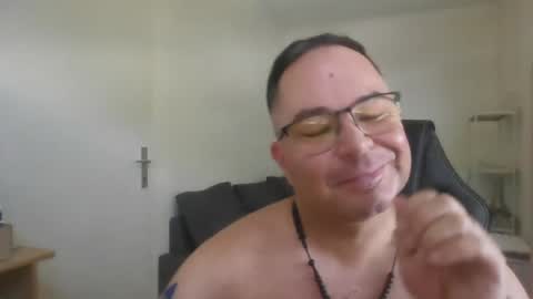 giulio203 online show from July 4, 2026, 11:27 am