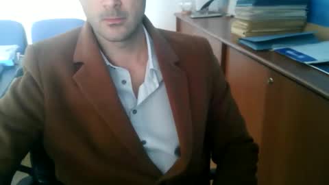 giuseppevai1 online show from November 24, 2025, 11:54 am