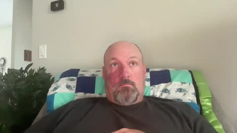 Snapshot of giveitup193 chatting on December 1, 2024, 9:37 pm giveitup193 online show from December 1, 2024, 9:37 pm