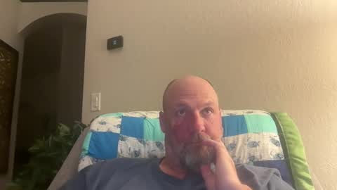 Snapshot of giveitup193 chatting on February 9, 2026, 12:14 am giveitup193 online show from February 9, 2026, 12:14 am