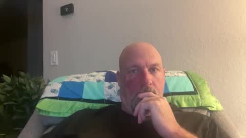Snapshot of giveitup193 chatting on May 2, 2026, 12:59 am giveitup193 online show from May 2, 2026, 12:59 am