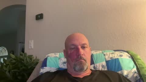 Snapshot of giveitup193 chatting on August 8, 2026, 11:39 pm giveitup193 online show from August 8, 2026, 11:39 pm