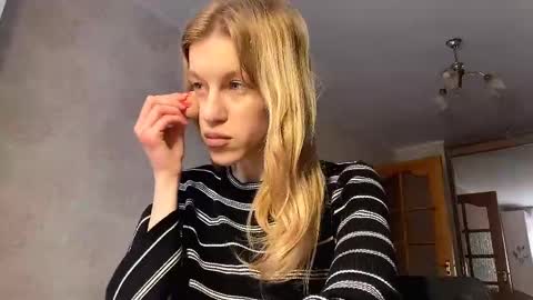 gladyswigg online show from April 3, 2026, 9:07 am