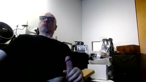 glaikind925958 online show from May 8, 2026, 3:01 am
