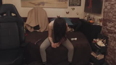 Glamourhottie online show from March 12, 2025, 9:12 am