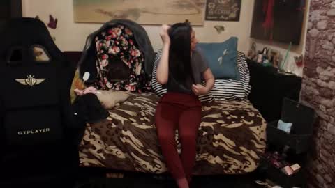 Glamourhottie online show from February 14, 2026, 9:28 am