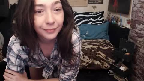 Glamourhottie online show from March 18, 2026, 9:01 am